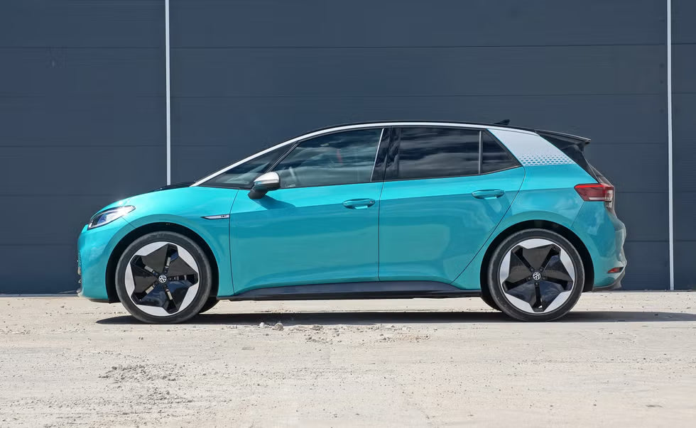 Volkswagen ID.3 – Ładowanie: Elektryczny Golf, który zaskoczył Wolfsburg