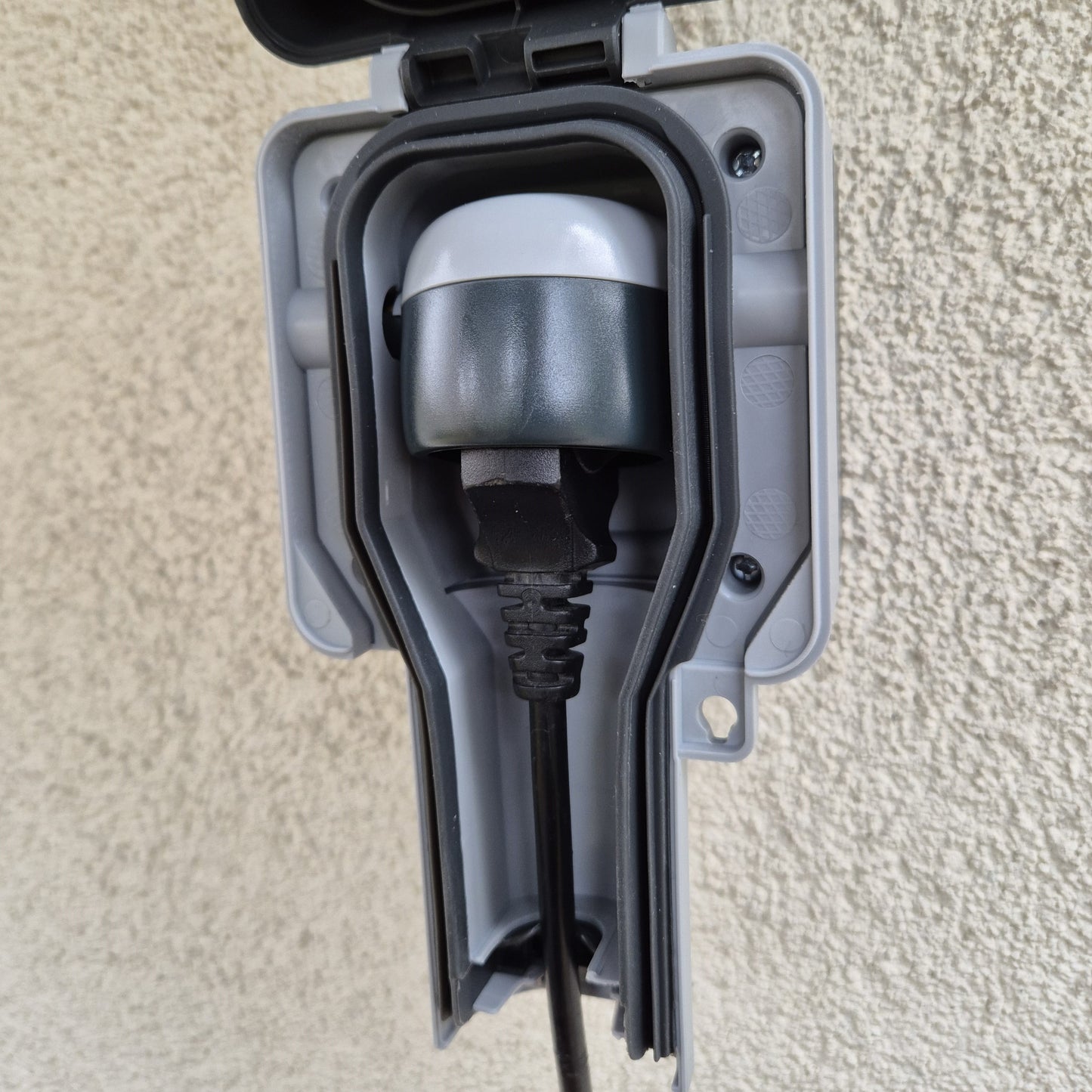 Dr. Storm Gniazdo - Opancerzone Zewnętrzne Gniazdo EV na Ekstremalne Warunki